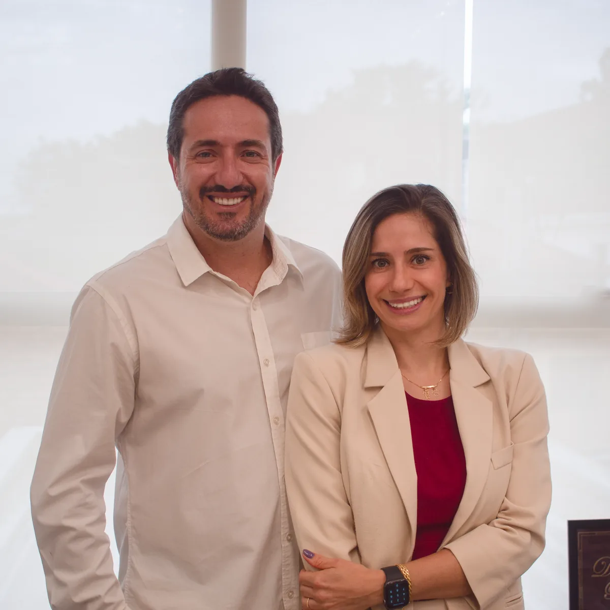 Dra. Aline e Dr. Rafael, diretores clínicos da Odonto AR